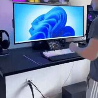 300만원 짜리 휘는 벤더블 모니터 대참사