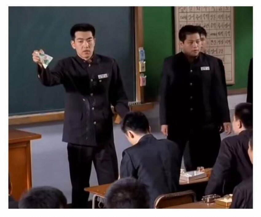 우유통쥐고 흔드는년.jpeg