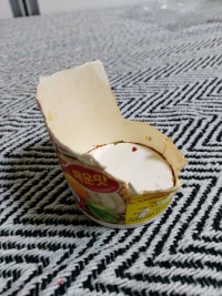 아니 시바 우리집개가 내 방 쓰레기통 초토화 시킴