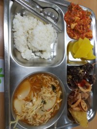 급식으로 라면 첨먹어봄
