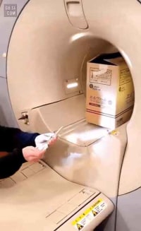 MRI 찍을때 금속 빼야하는 이유