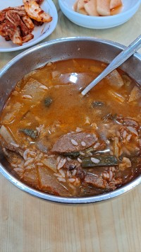이게 소고기국밥이냐