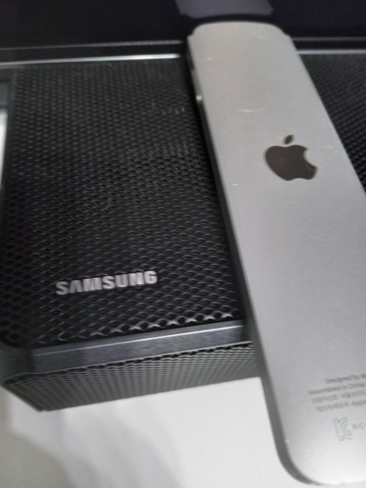 삼성 TV와 삼성 사운드 바에 연동되는 애플 리모컨