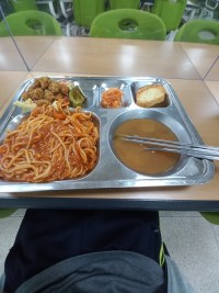 스파게티에 마늘빵