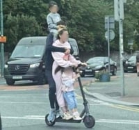 패밀리카 느낌으로 튜닝된 전동킥보드