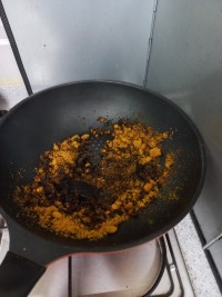 카레만들었는데 ㅈ된거같다 이거 왜이러냐?