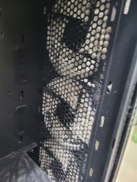 옵붕이 1년반동안 청소안한 컴퓨터 근황.. 혐짤