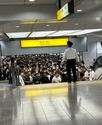 마치 역무원의 콘서트 같은 현장.jpg