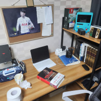 심심한데 옵붕이들 자기 책상 올려보실?