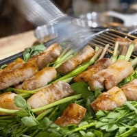 요즘 밖에서 삼겹살먹으면 이렇게 팔더라