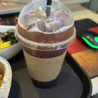 피방에서 음료받다가 흘림 ㅜㅜ