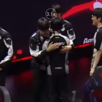 룰러가 플랑드레 안아주네 ㅋㅋㅋ