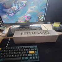 ㅆㄷ)형한테 도로롱 장패드 받음 ㅋㅋㅋㅋ