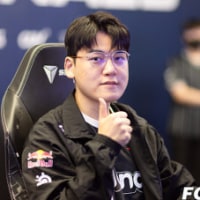 ??? : 형 KT가 대떡이 났다는데요?