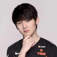 생긴건 여자들 후리고 다니게 생겼지만