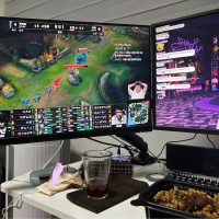 짜장파스타먹는 중