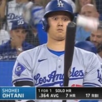 겜에서 구린 템 쓰다가 좋은거 처음 쓸때 표정인데 이거