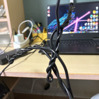 헤드셋 줄 꼬이는거 해결 방법좀...