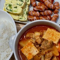 A legendary meal that absolutely has to be eaten with plain white rice.jpg
